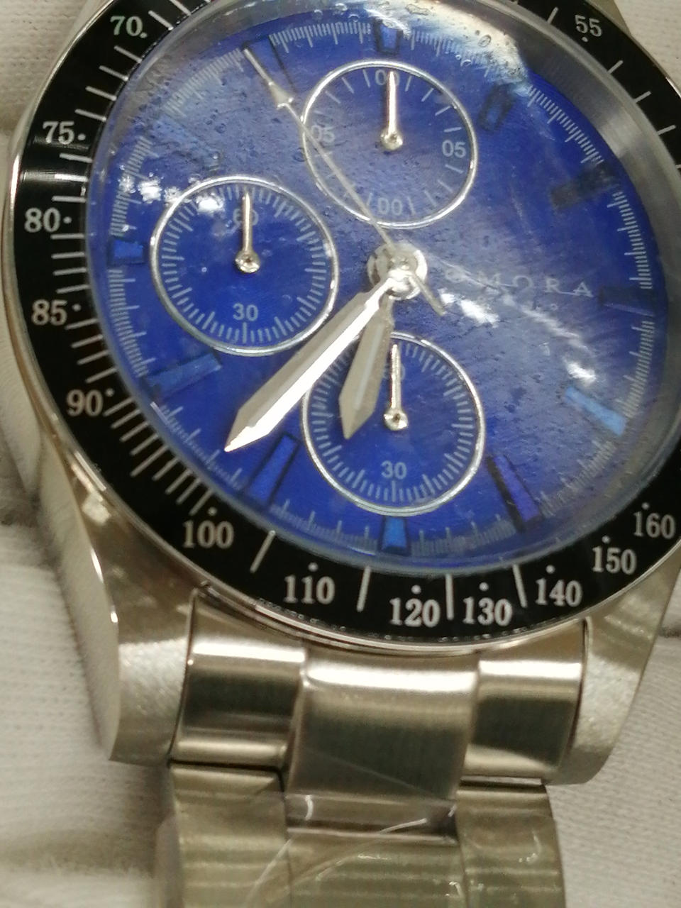 表面に細かなキズあり