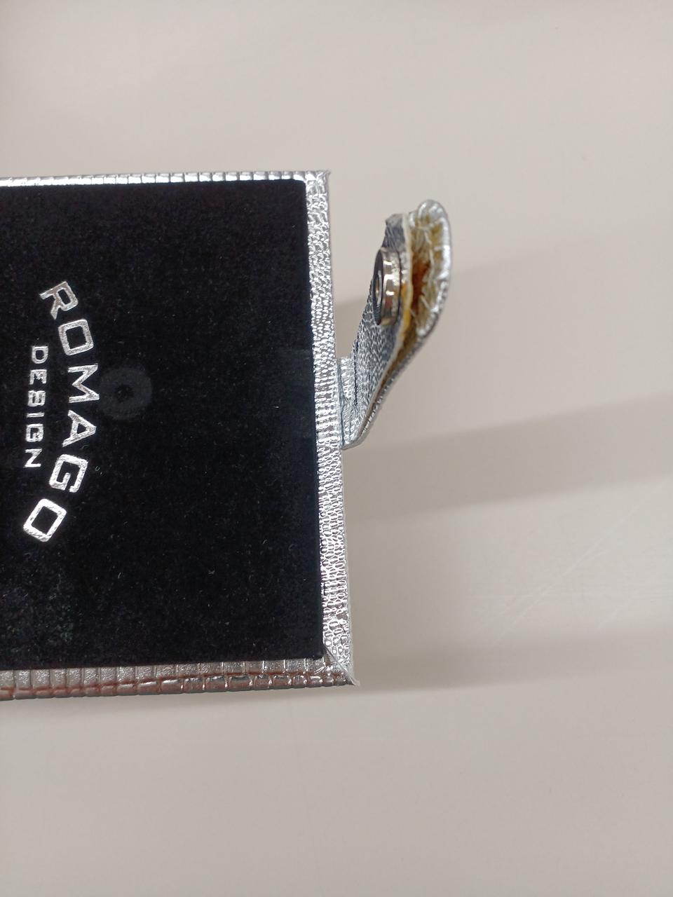 一部はがれています