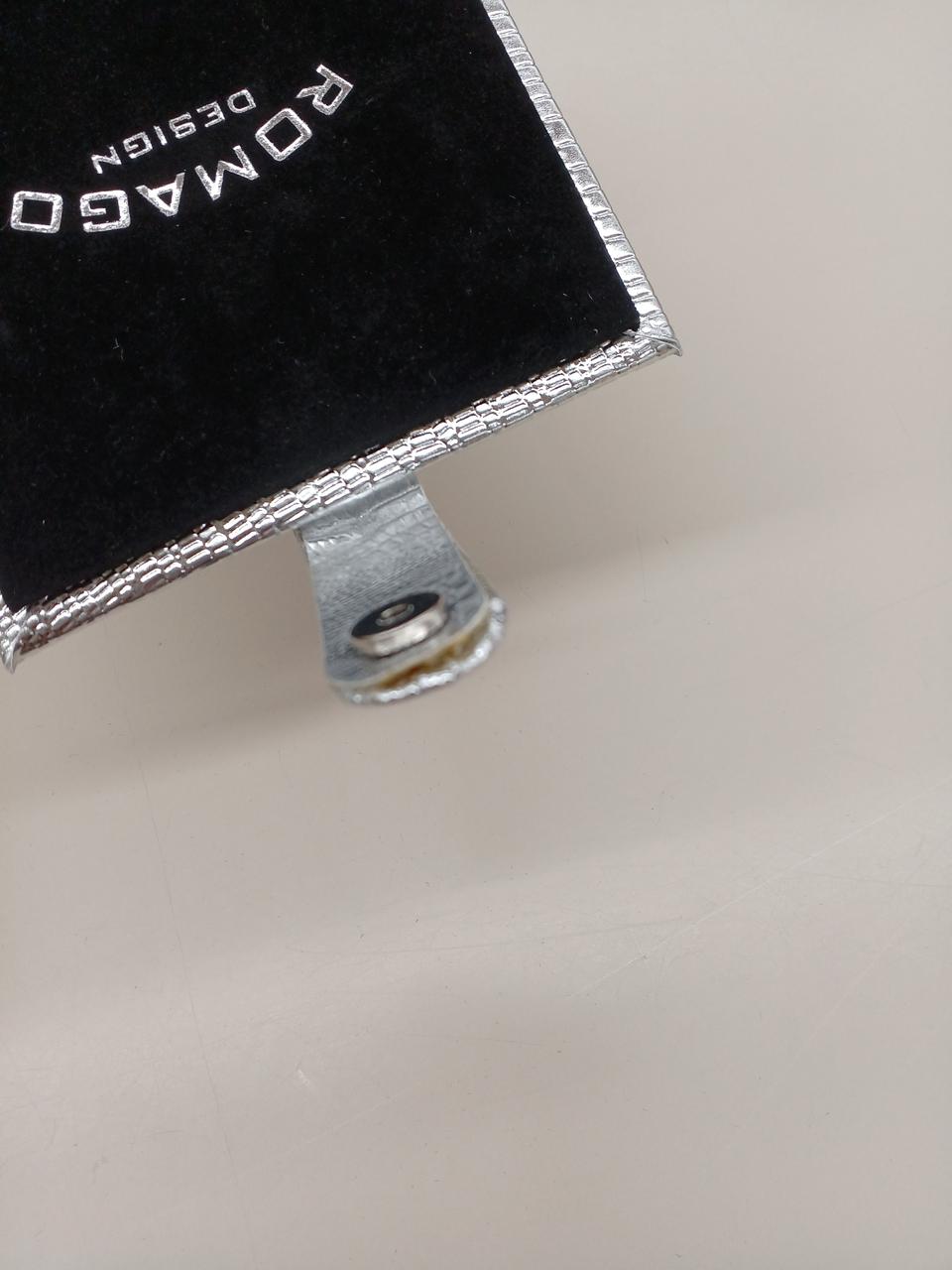 一部剥がれあり