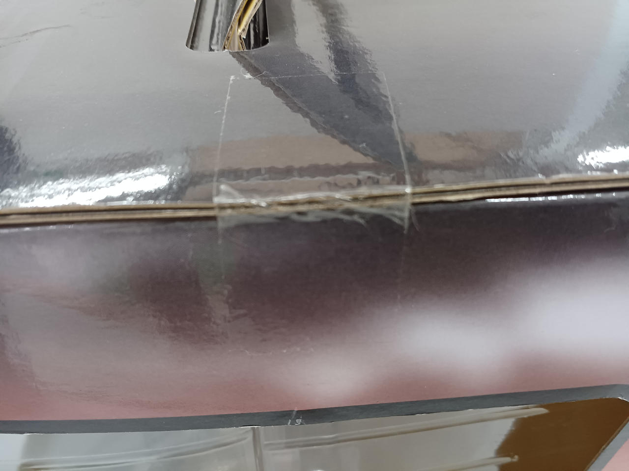 テープはがし跡なし