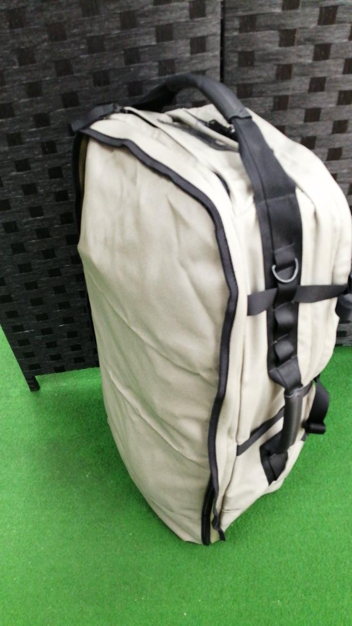 肩ベルト収納時