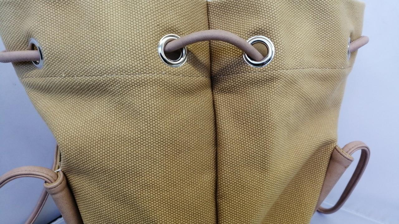 日焼けによる変色あり