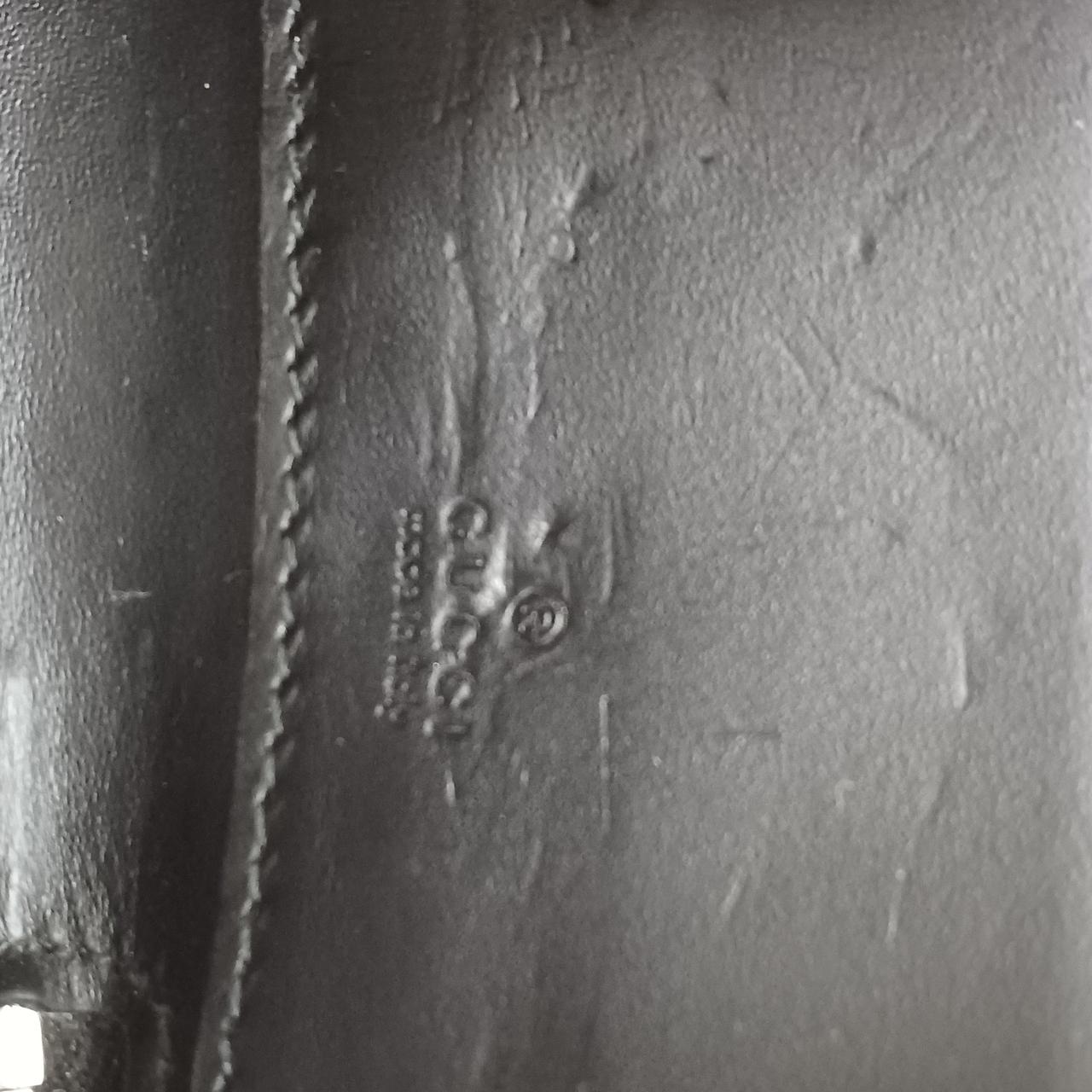 レザー特有のキズあり