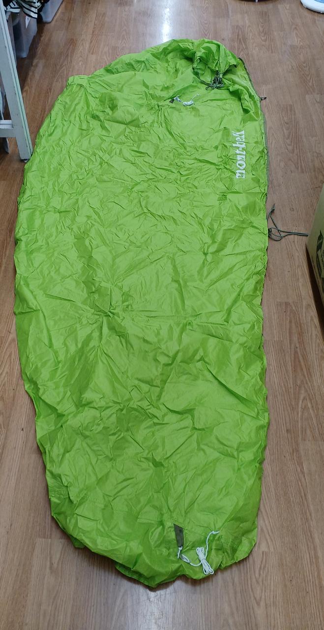 シワがありますが綺麗です。