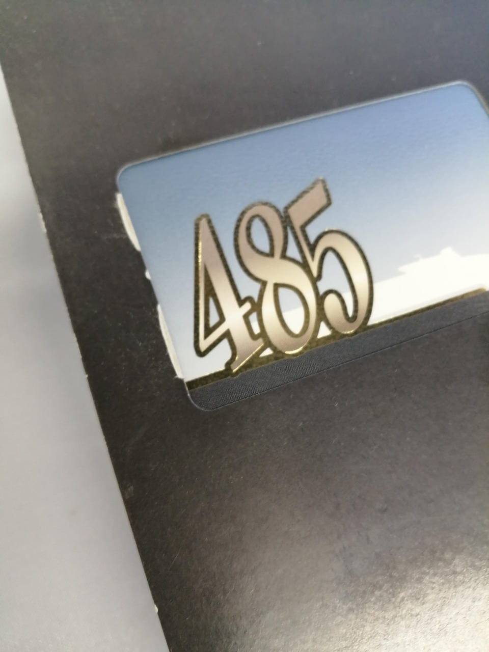 外箱に劣化あり