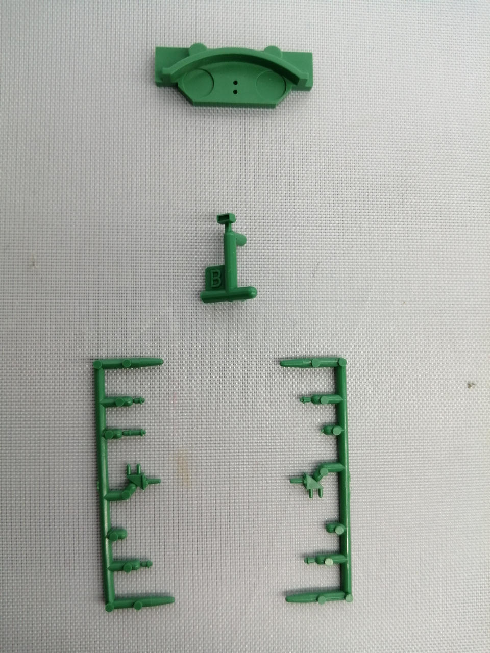 一部パーツ切り取り済み