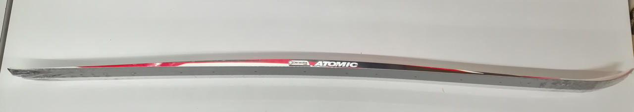 仕様かわからない反りがあります