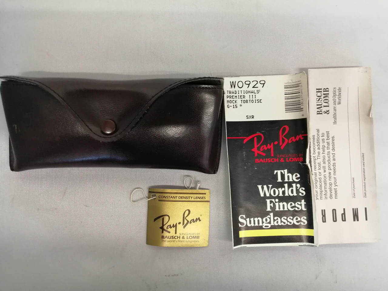 紙類、折れやスレが見受けられます。