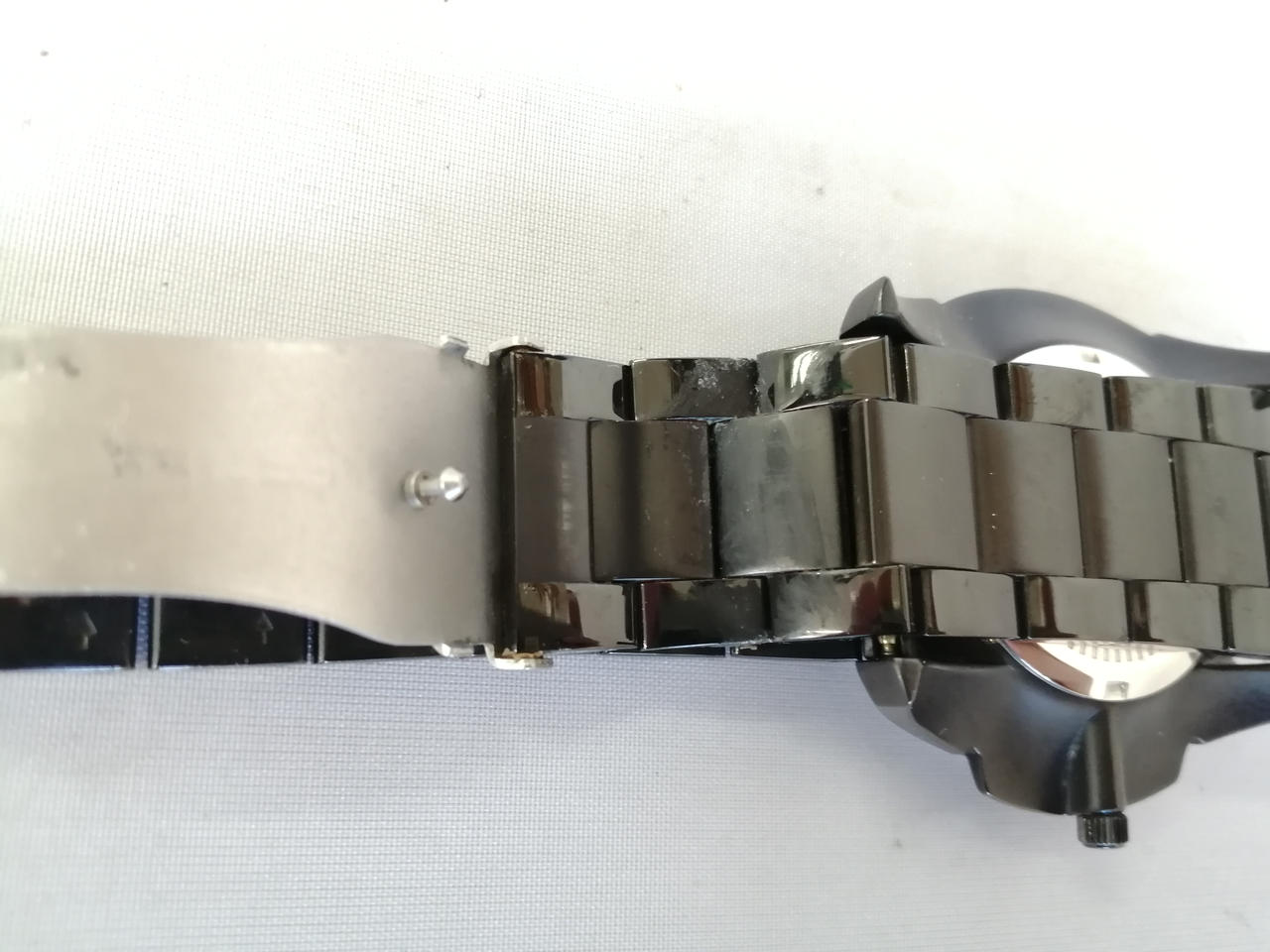 金具腐食により引っ張ると外れます。