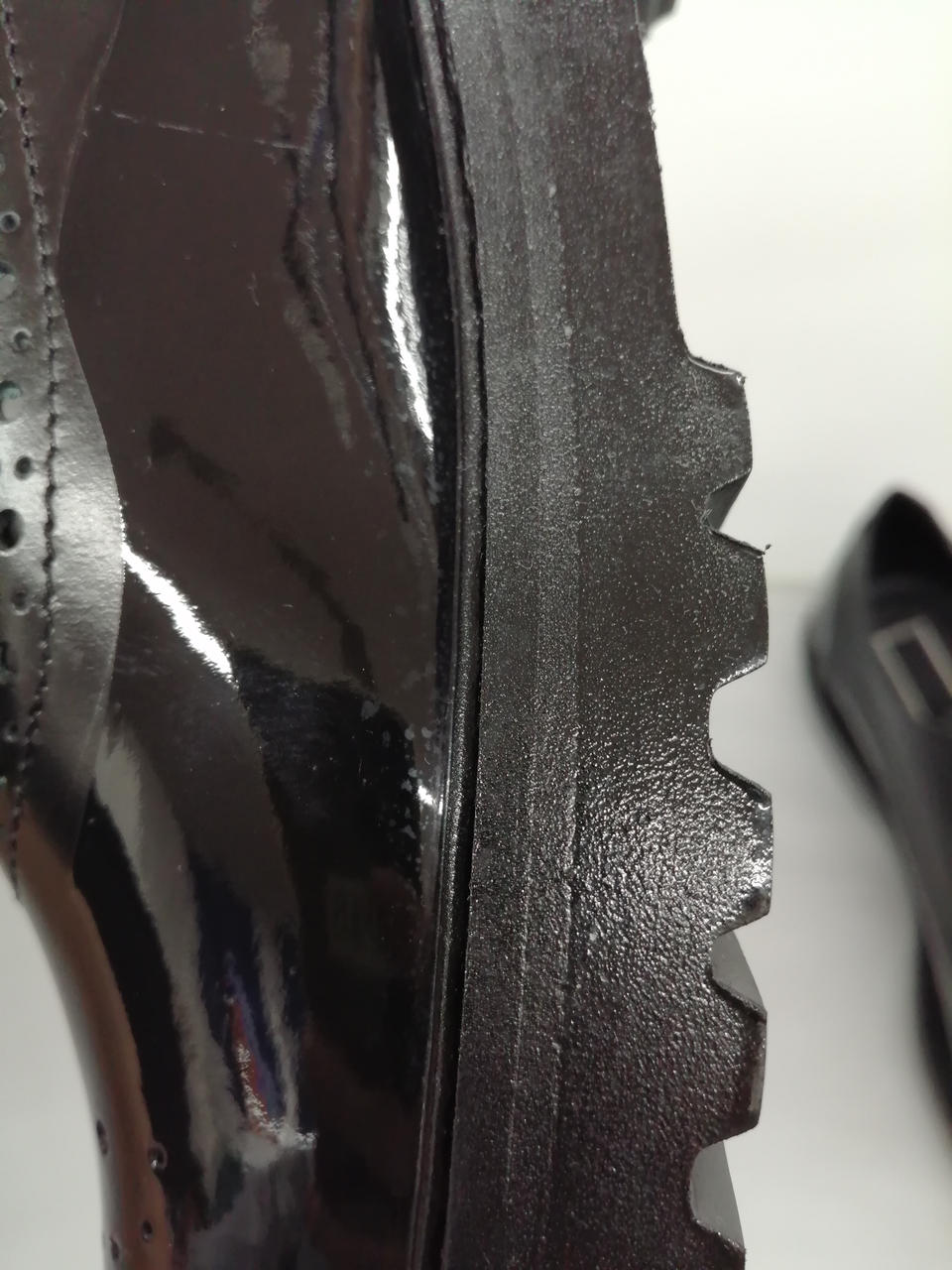 水垢の様な汚れ有り