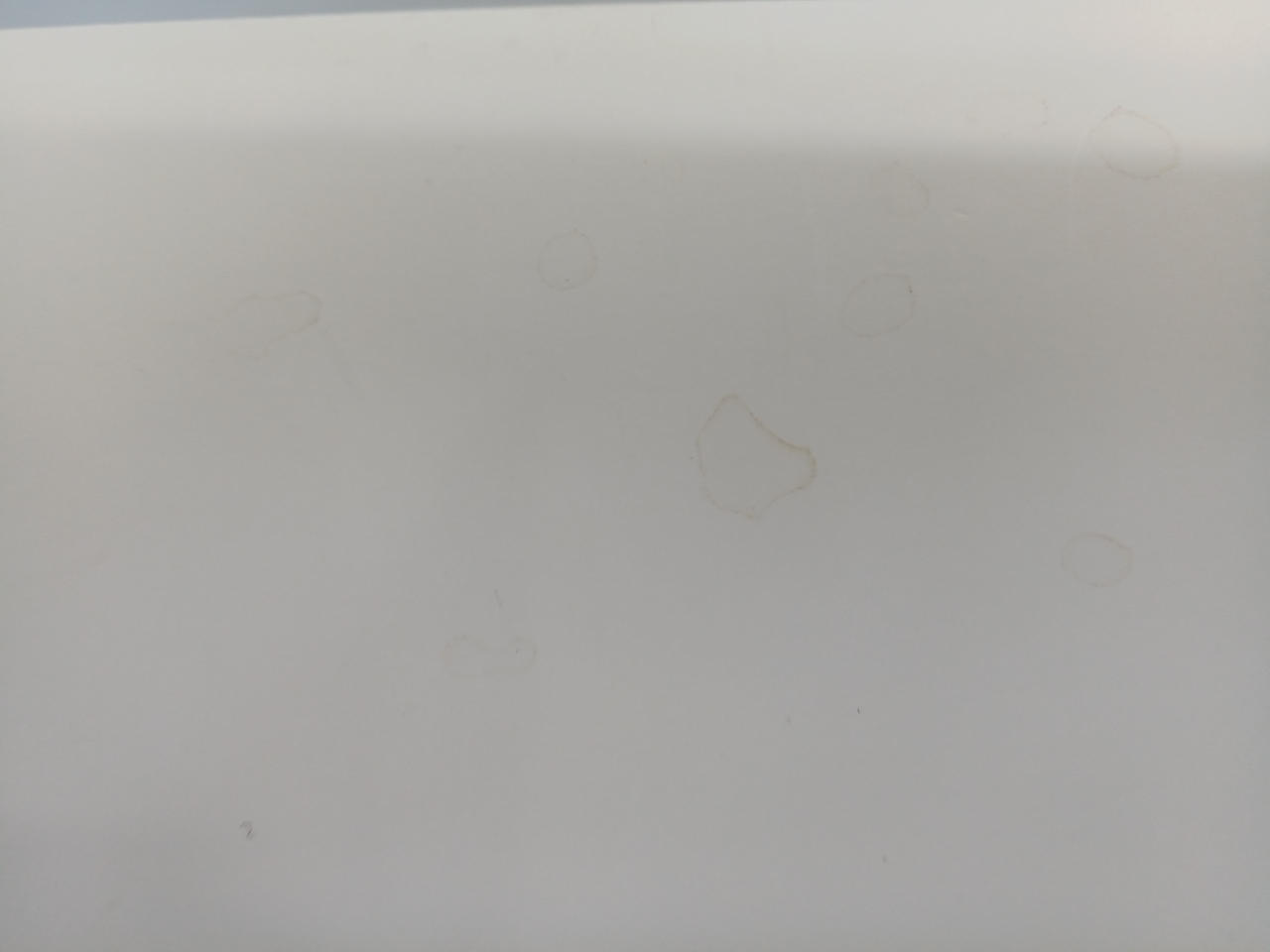 箱上部に汚れ有り