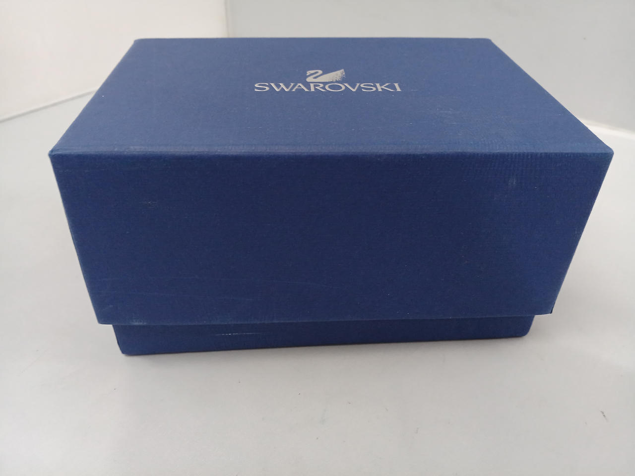 箱全体的に汚れキズ有り