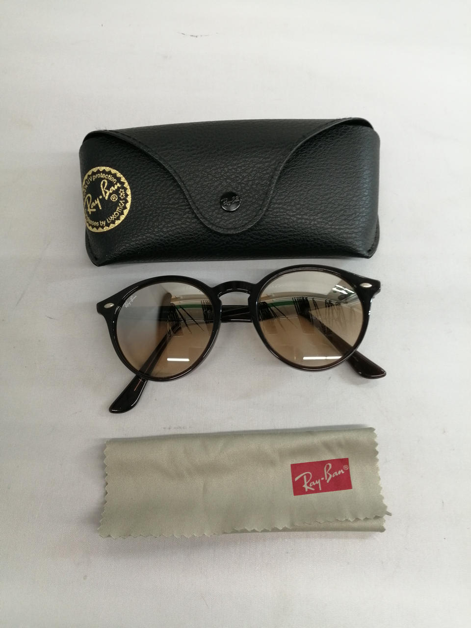 ケース、フロス付属