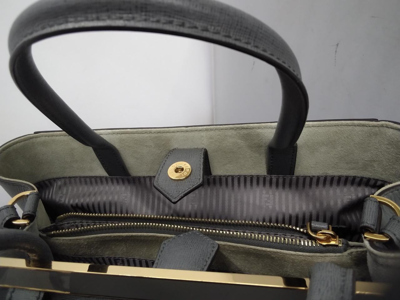 中の上部、汚れ変色有り