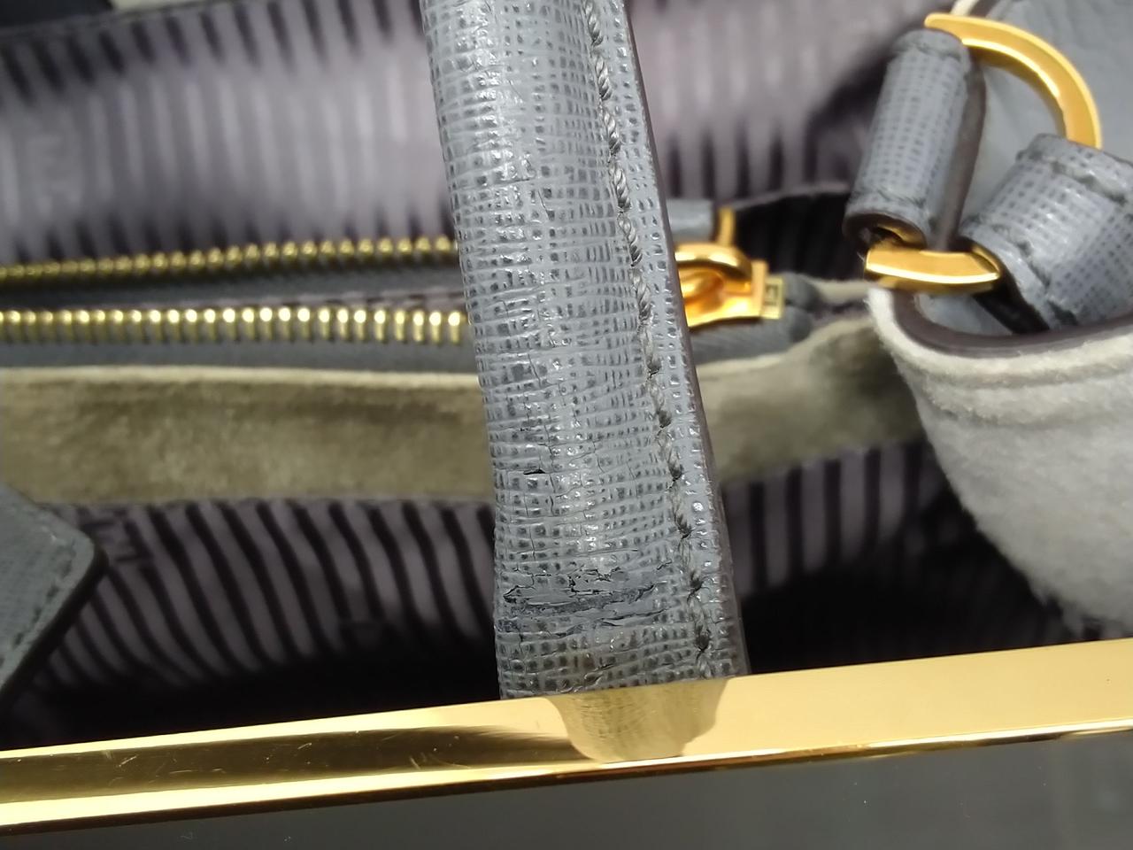 持ち手部分、ヒビ有り