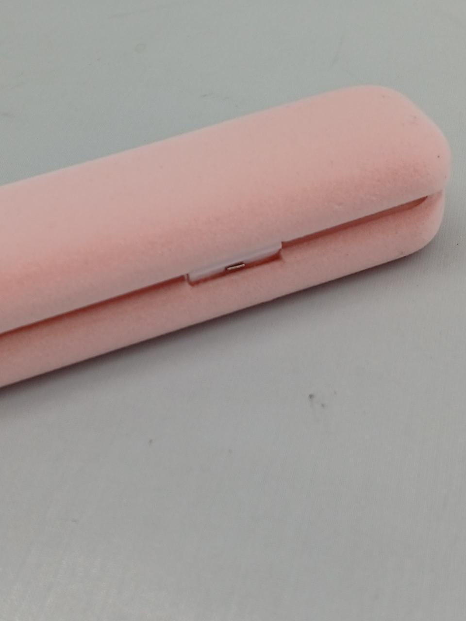 箱片方の留め具に破損有り