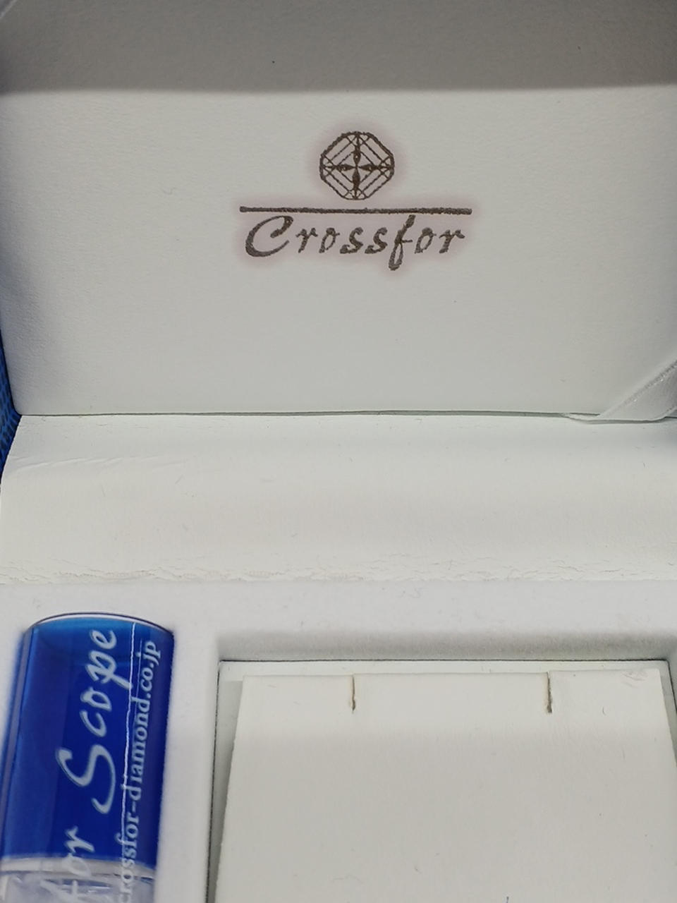 箱内部の付け根部分にヒビ有り