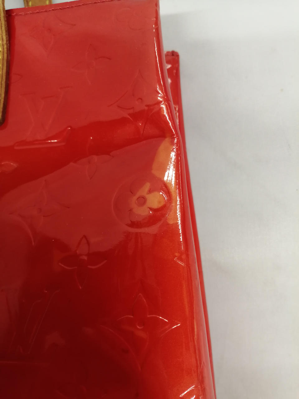 同様の変色が複数あります