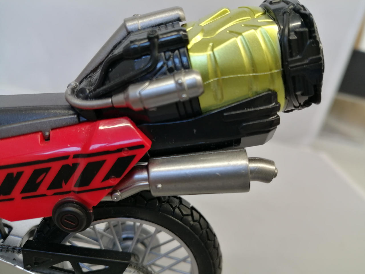 マフラー上キズあり