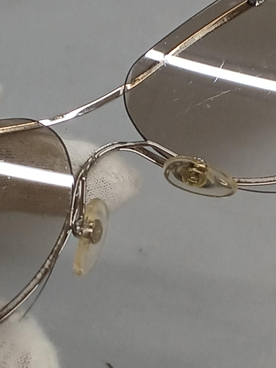 鼻あて部分変色有り
