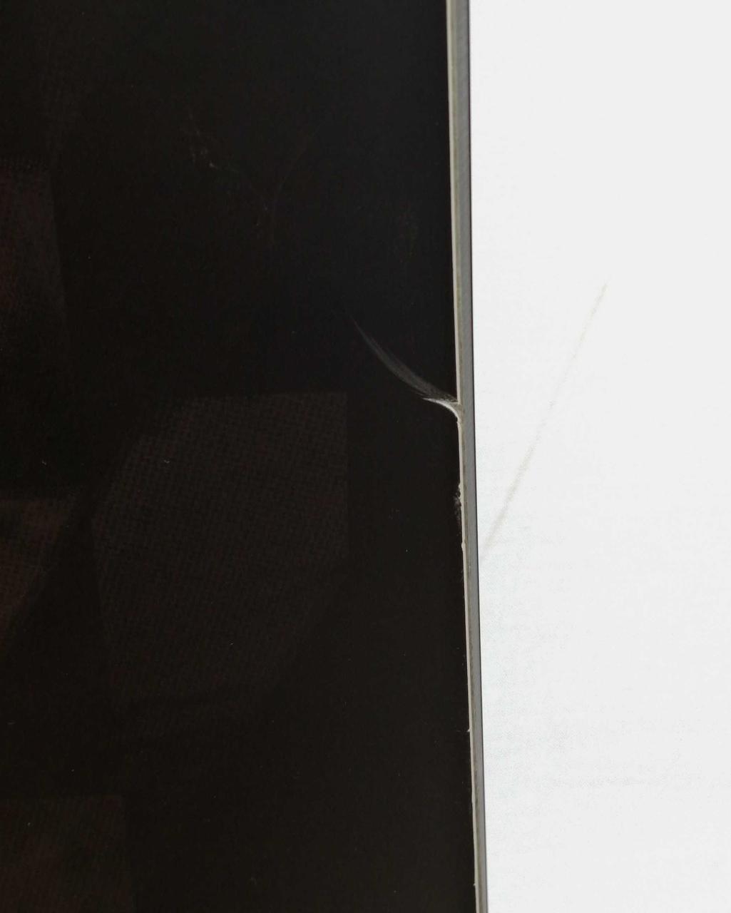 右サイド（真ん中よりやや後ろ）傷