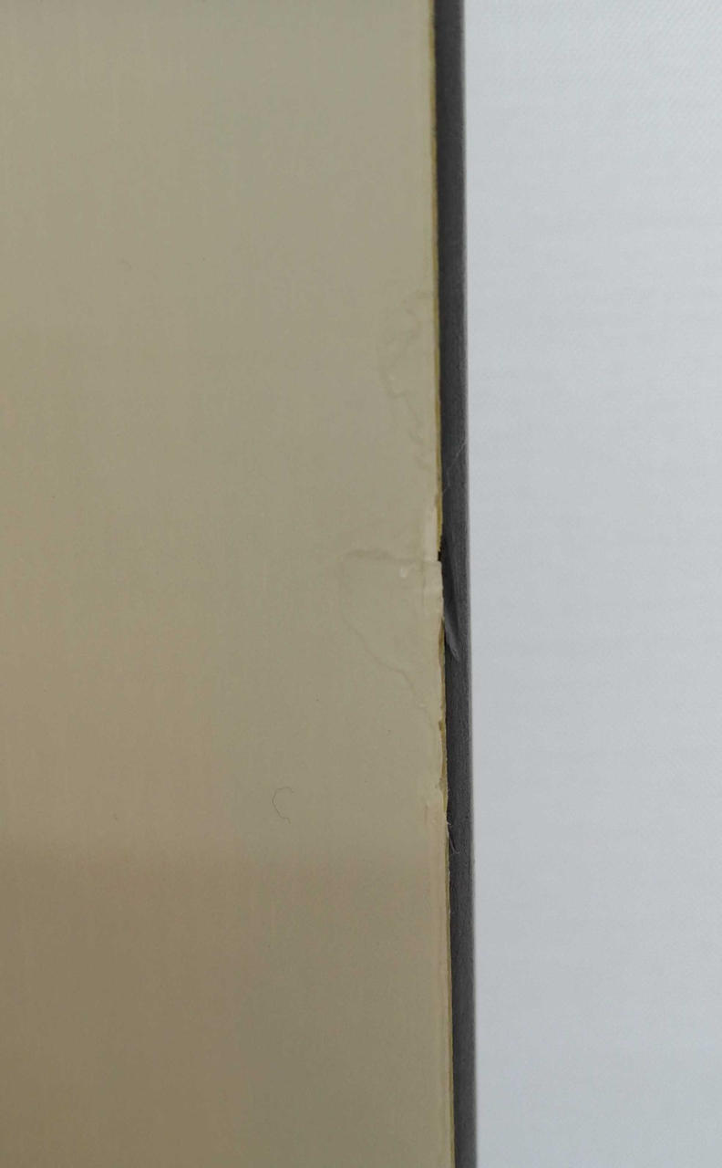 右サイド（テールに近い場所）傷