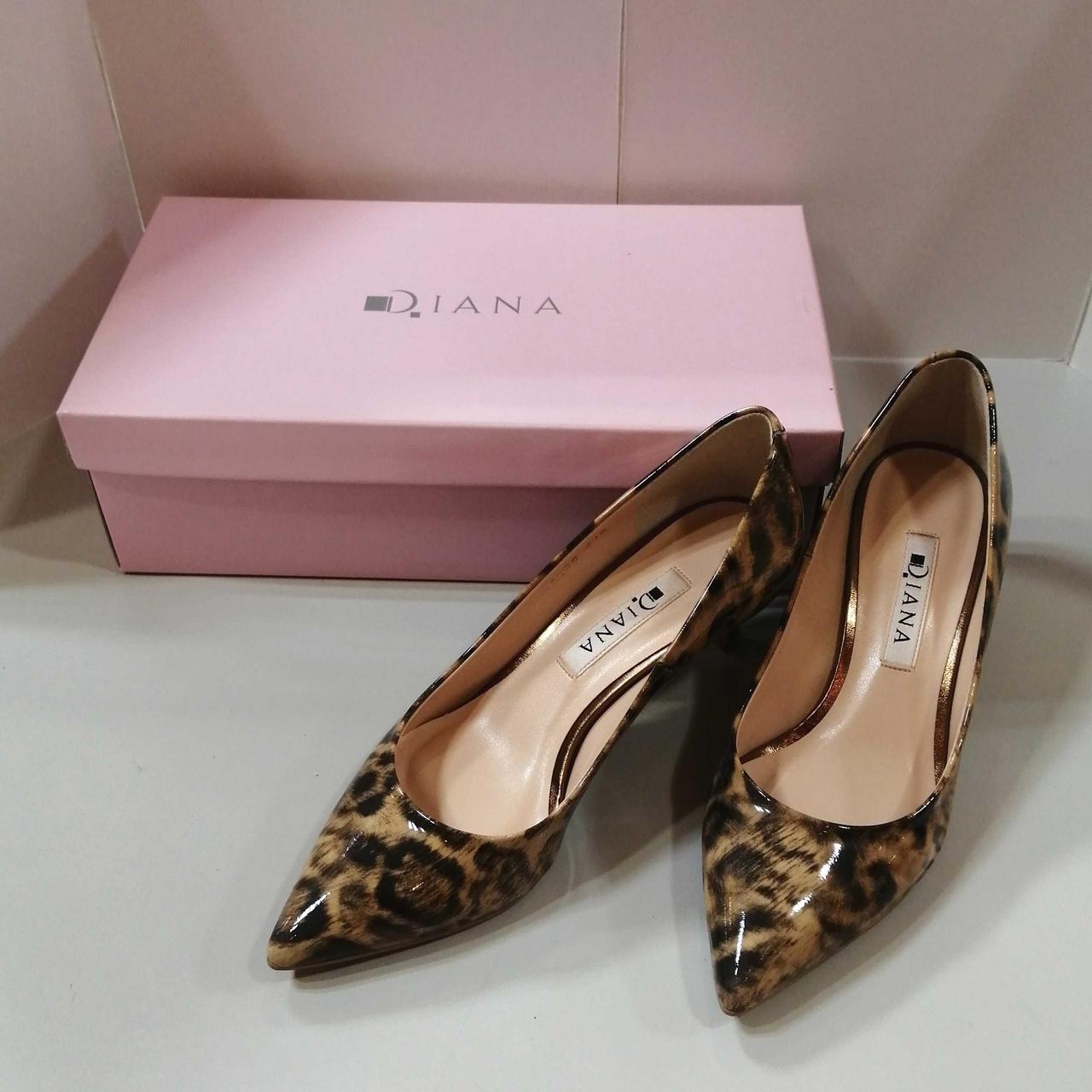 【ほぼ新品】DIANA 絵画シリーズ ブリューゲル パンプス 黒 24.5 箱有 ほぼ新品】DIANA 絵画シリーズ ブリューゲル パンプス 黒 24.5