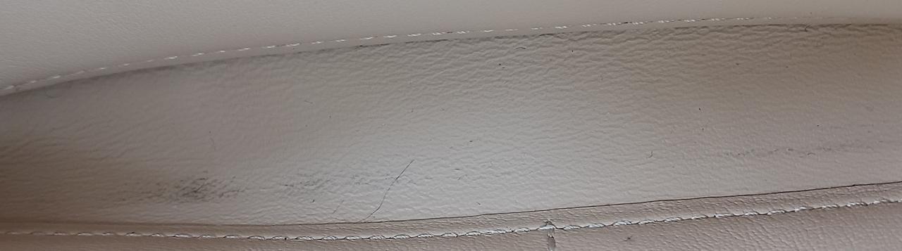 内側底部分、汚れあり。