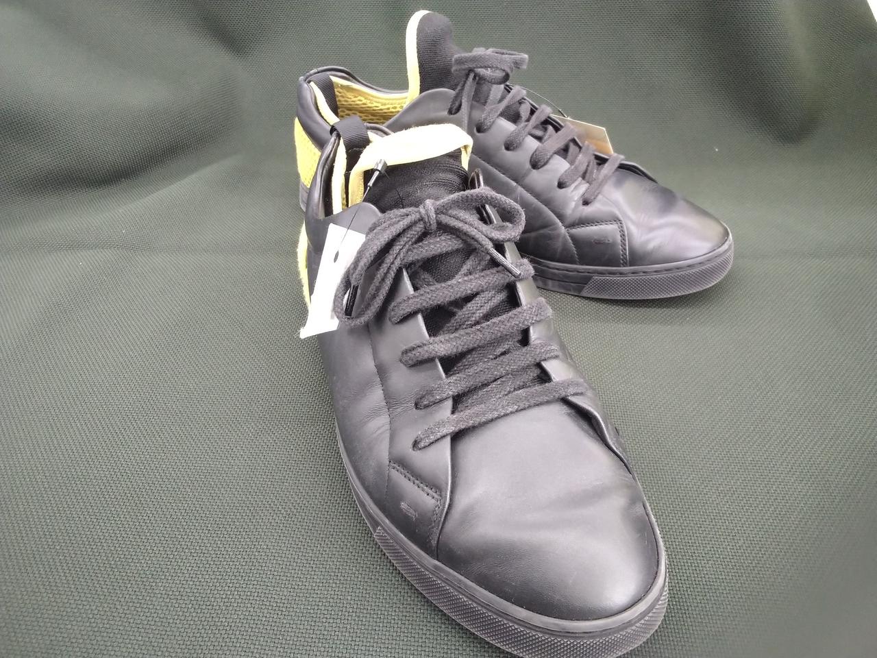 紐色あせ使用感あり。