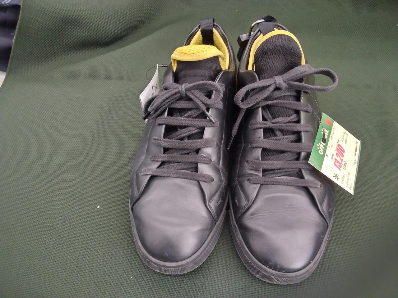 足首布部分反り返しあり。