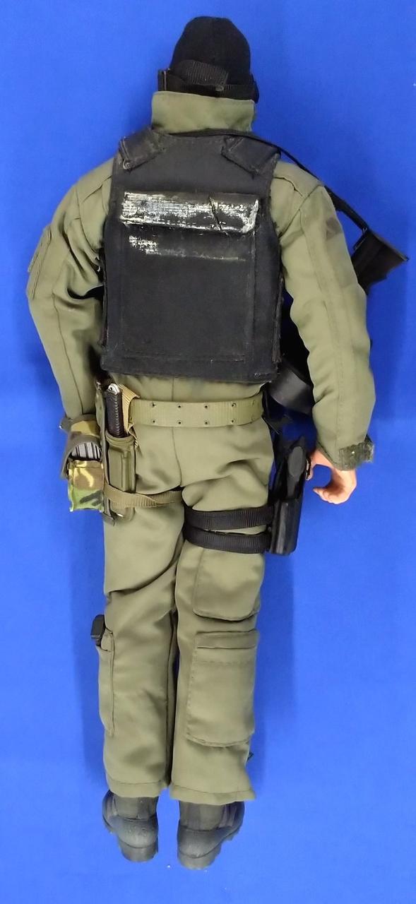 ベストに傷み有り。