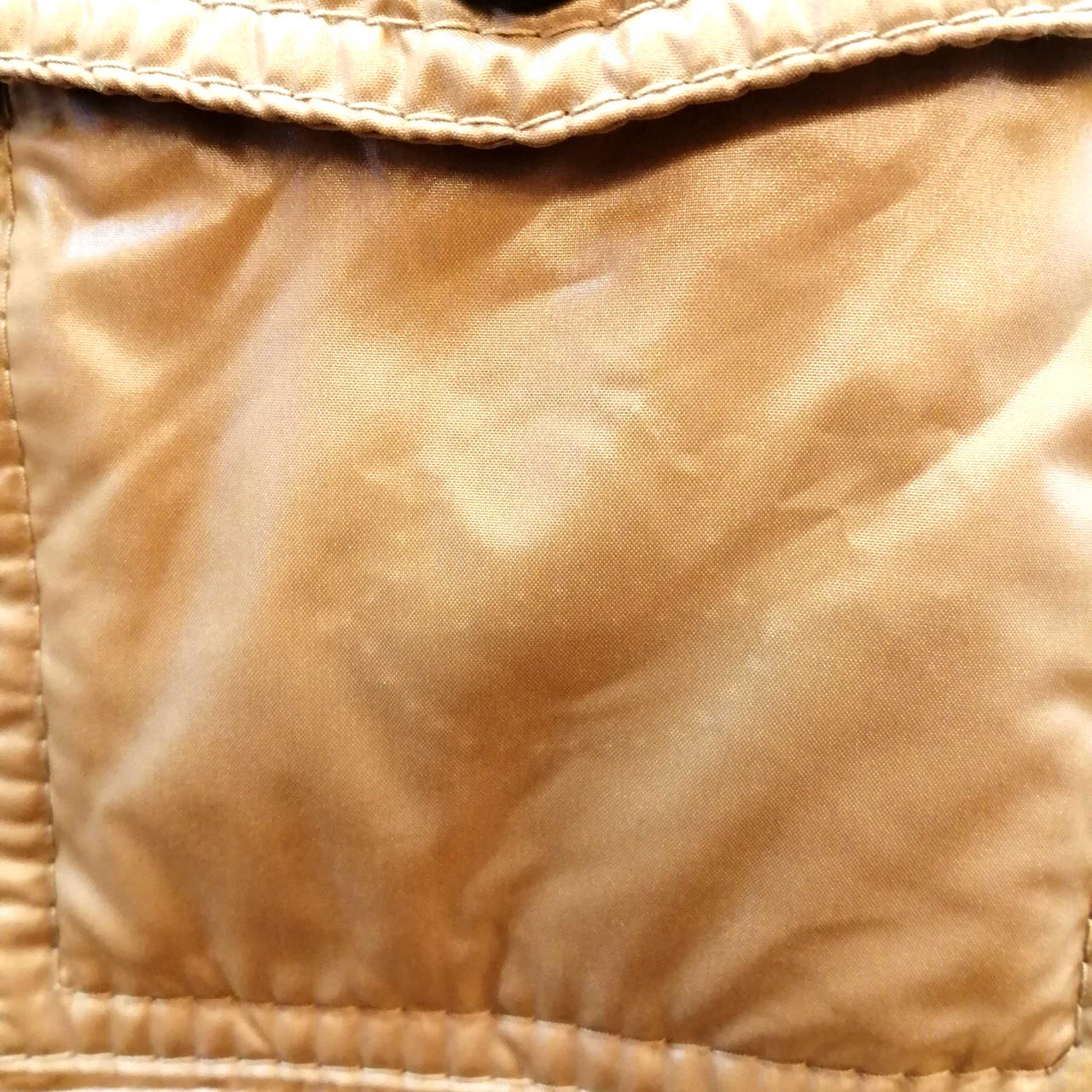 エンブレム取れてます