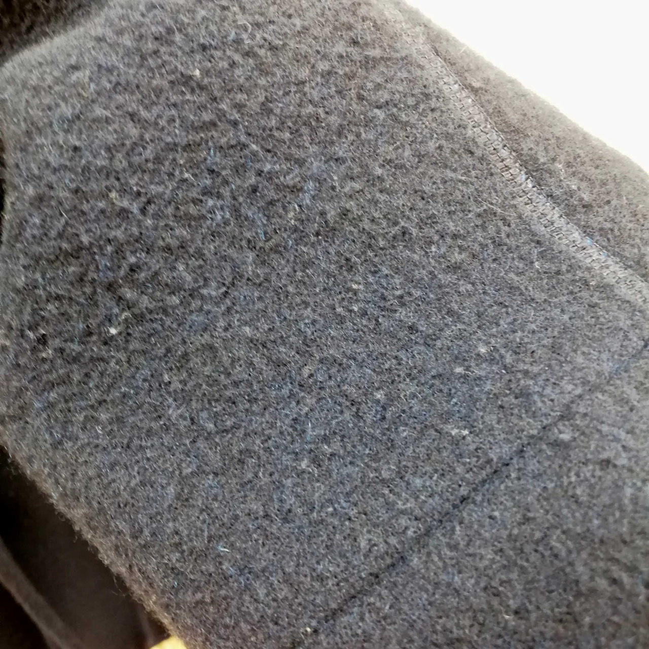 全体に毛羽立ちあります