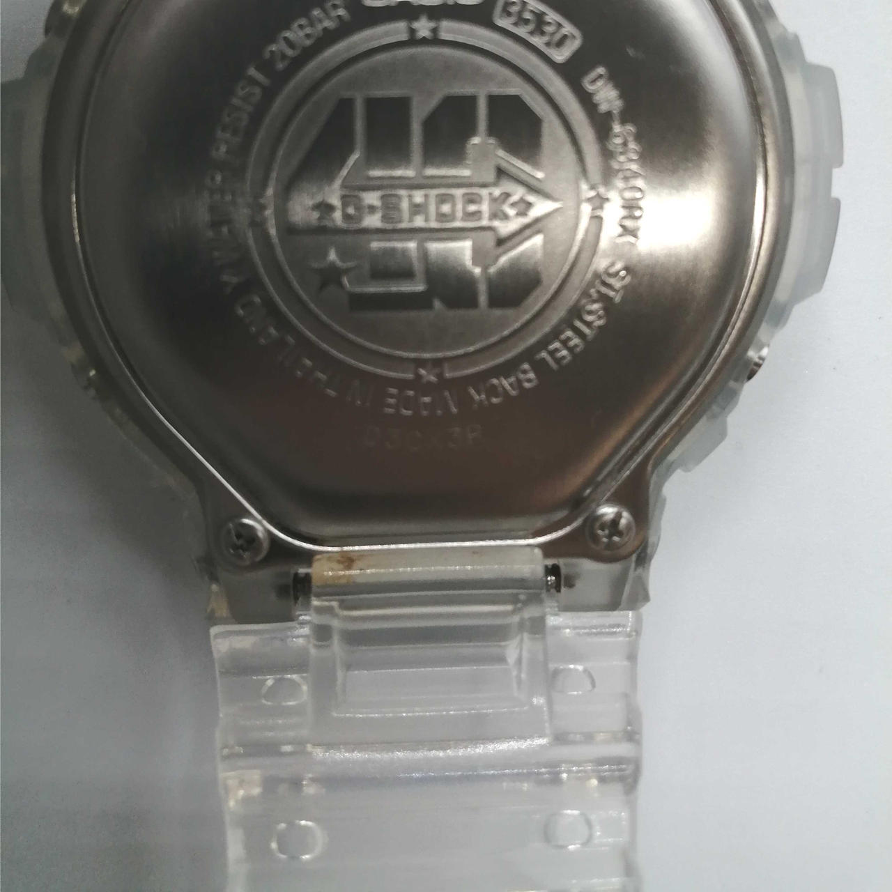 細かい汚れあり