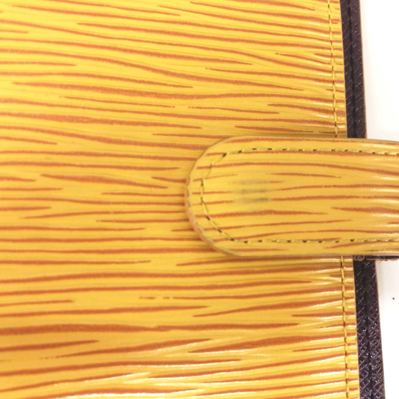 ボタンに沿ってスレあります