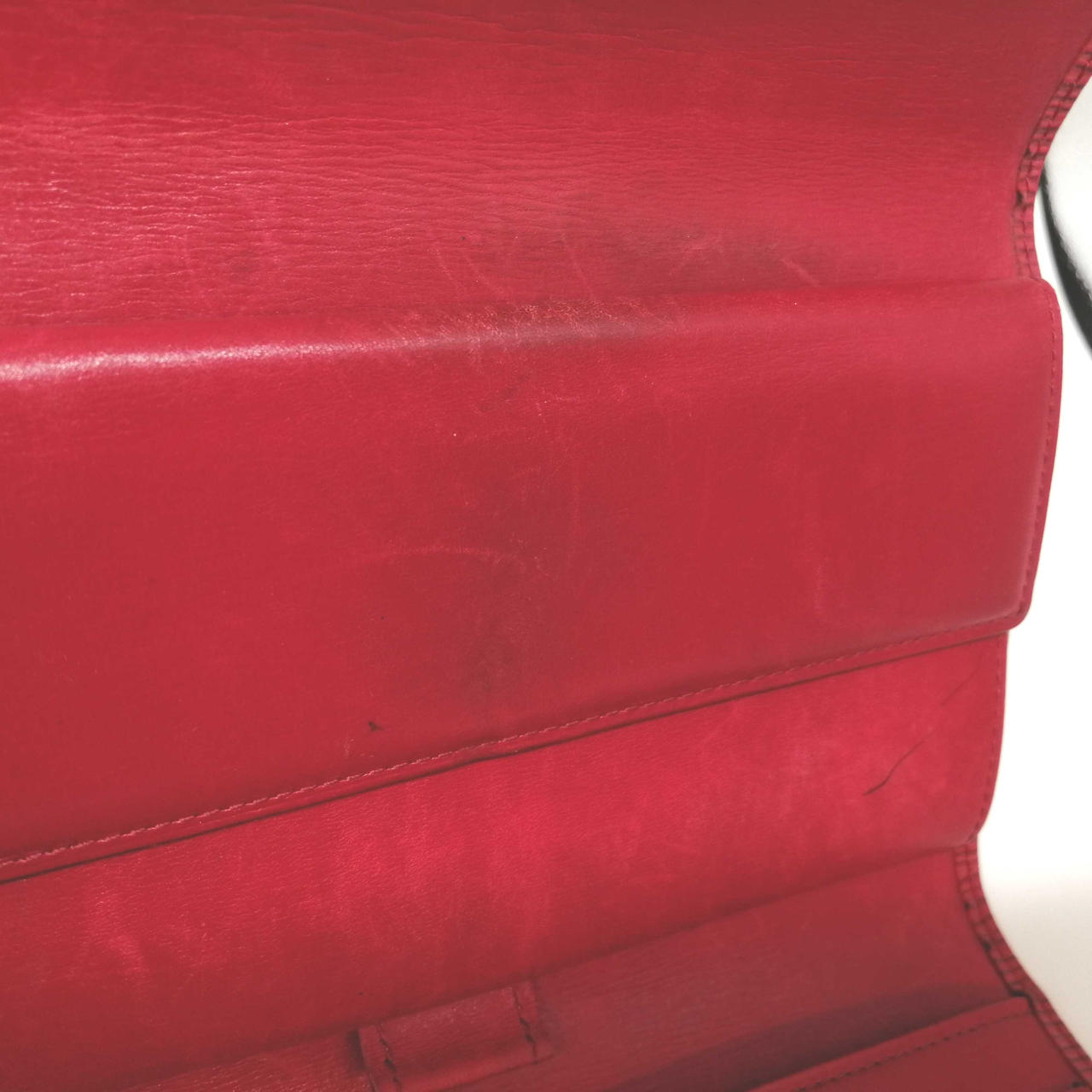 キズ、黒ずみあります