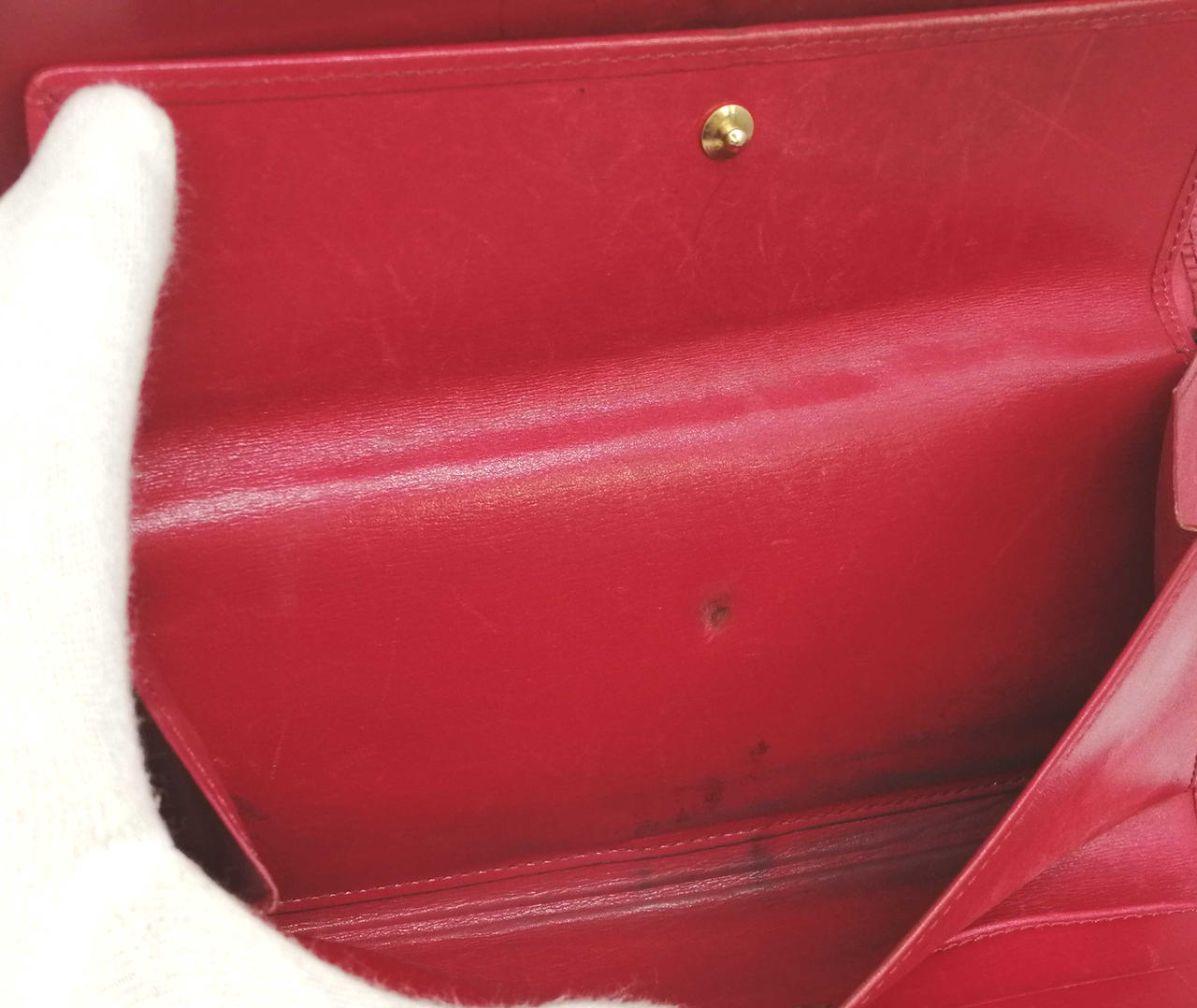 キズ、黒ずみあります