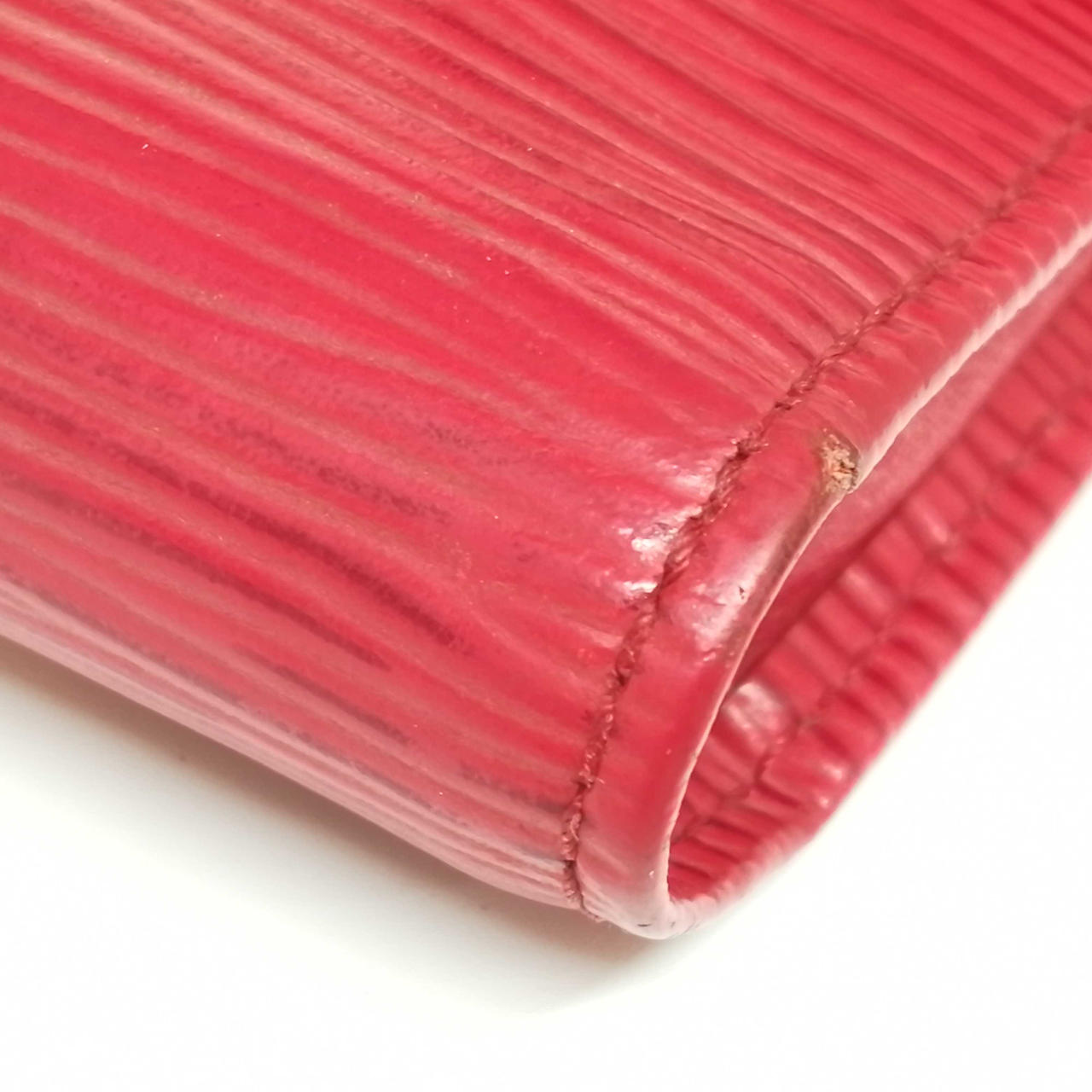 深いキズあります