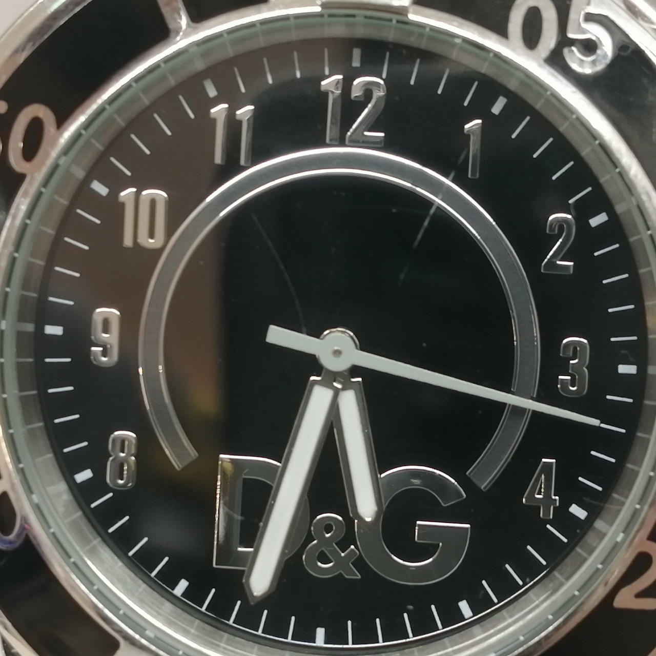 見えずらいてすがガラスにキズあります