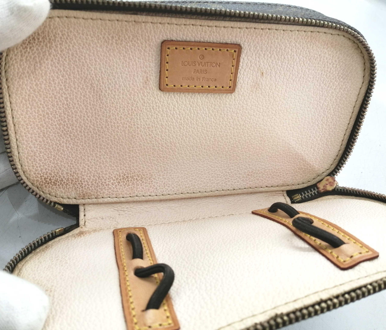 シミ、汚れあります