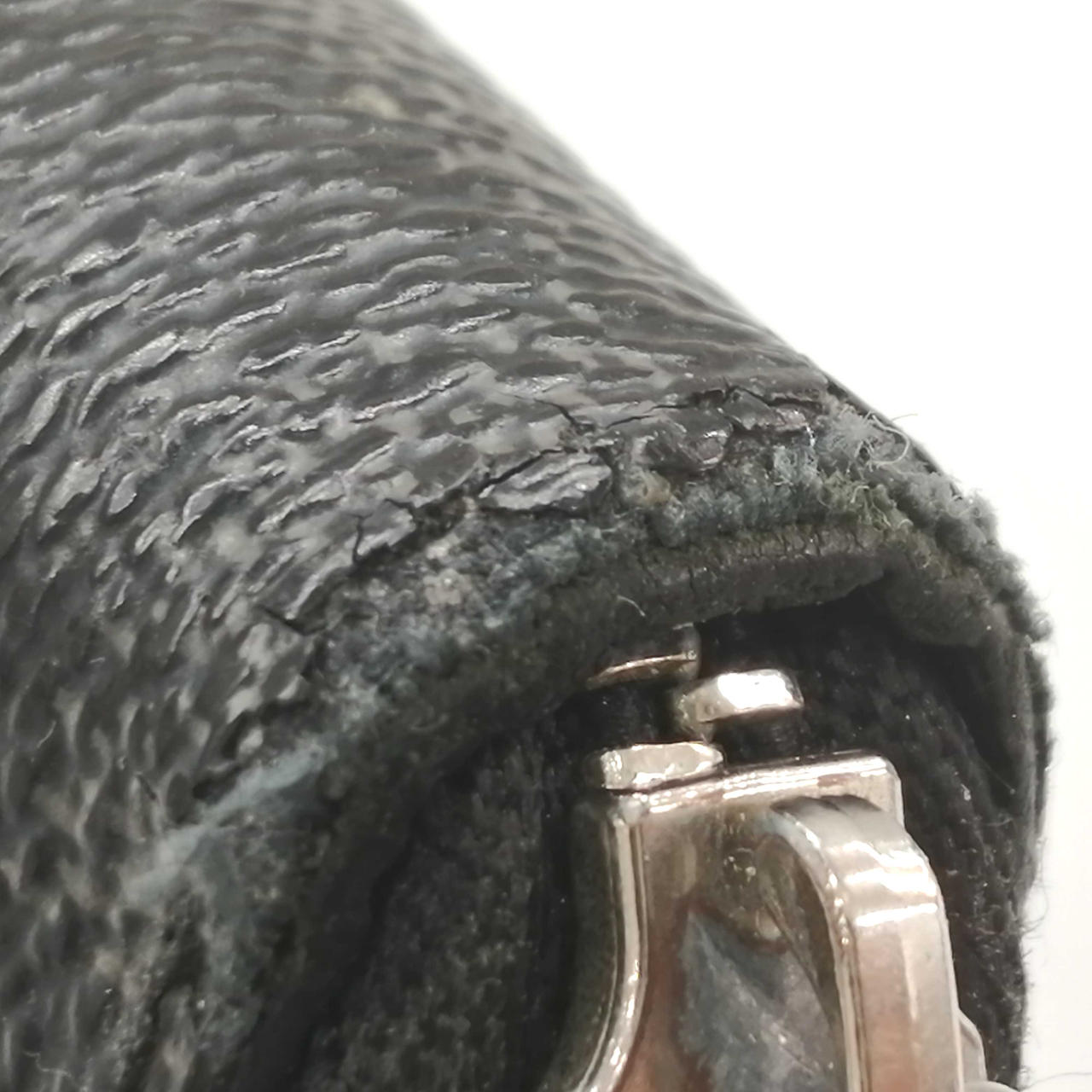 スレ、ハガレあります