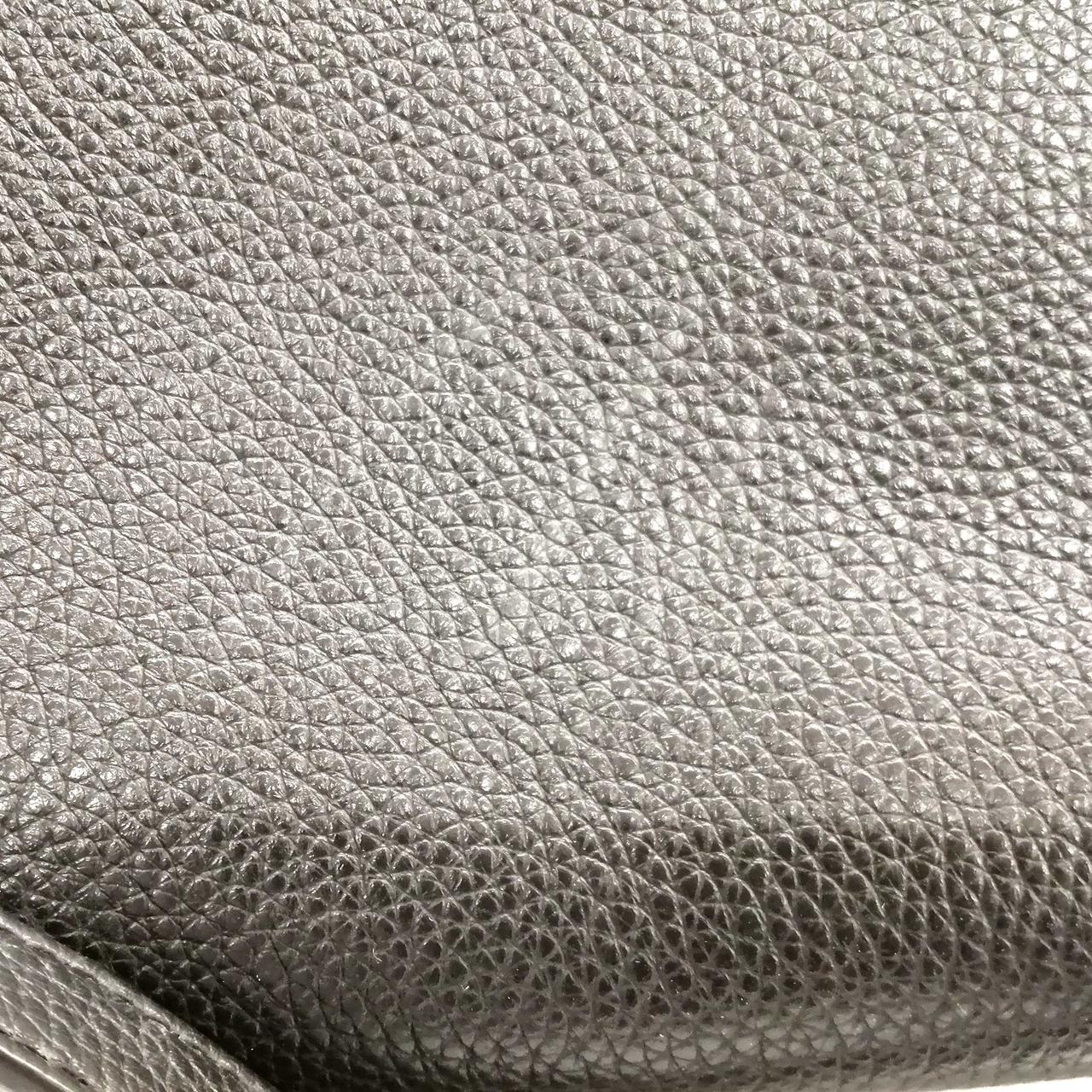 何本かキズがあります。