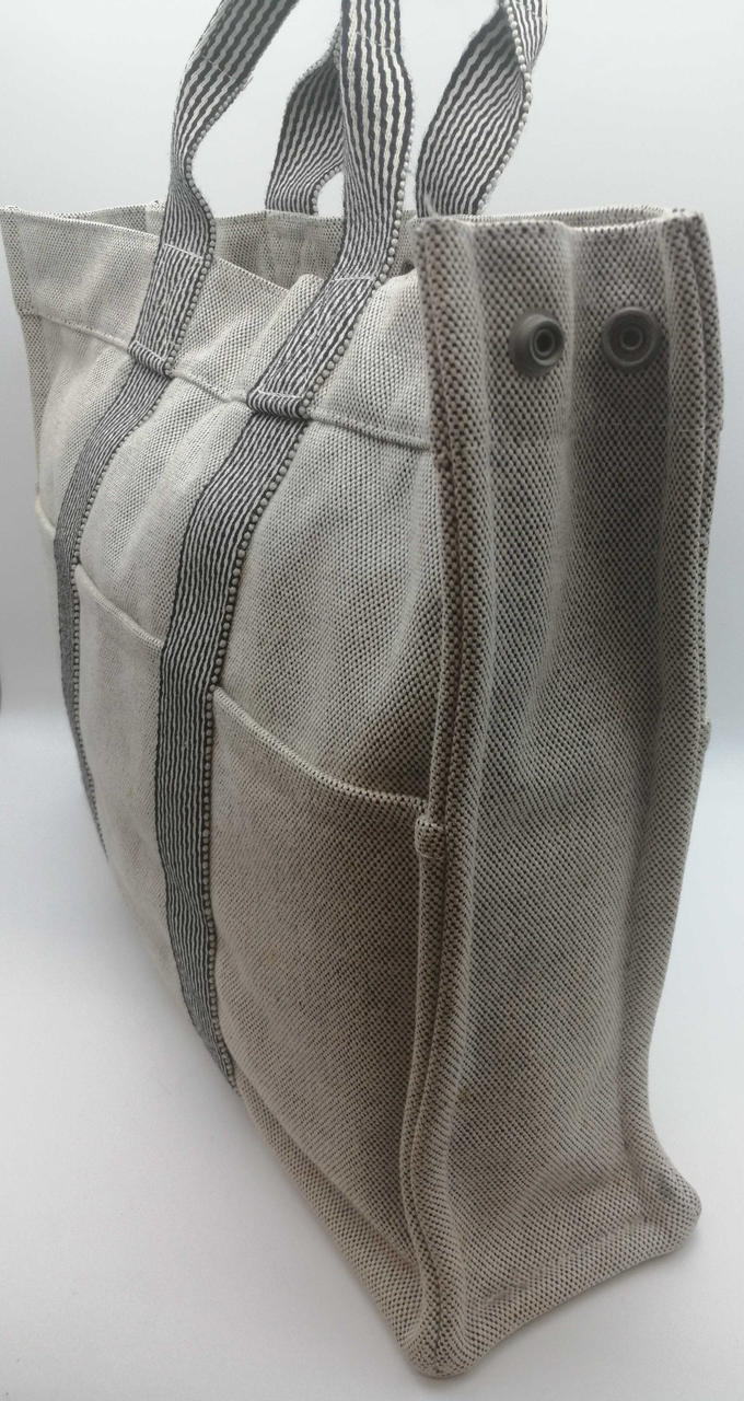 右側面