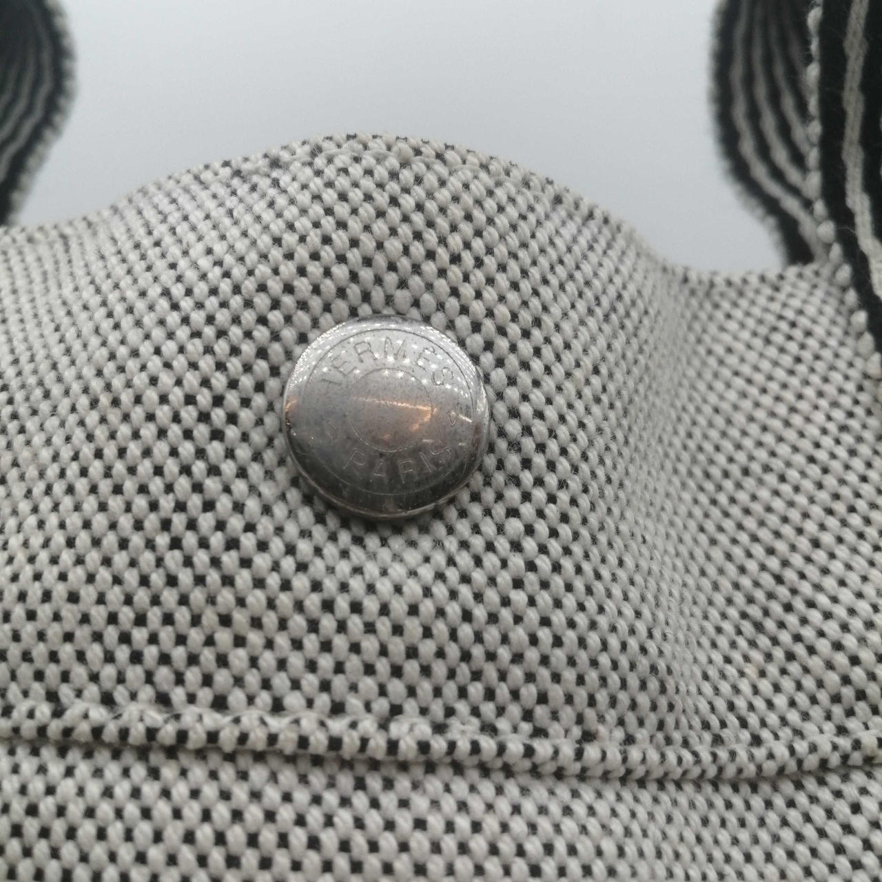 HERMES PARIS ボタン刻印