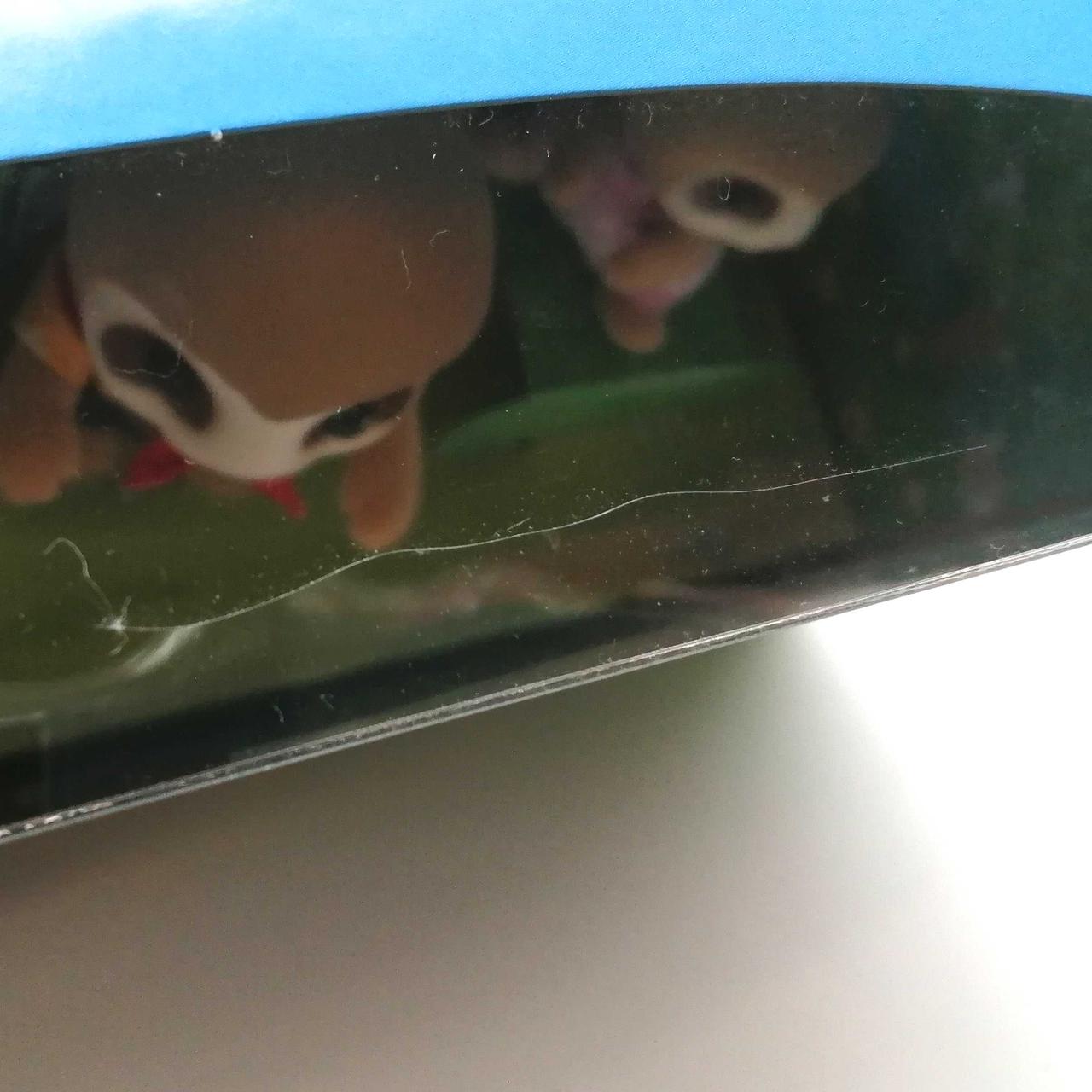 プラスチック部分ひび割れあり
