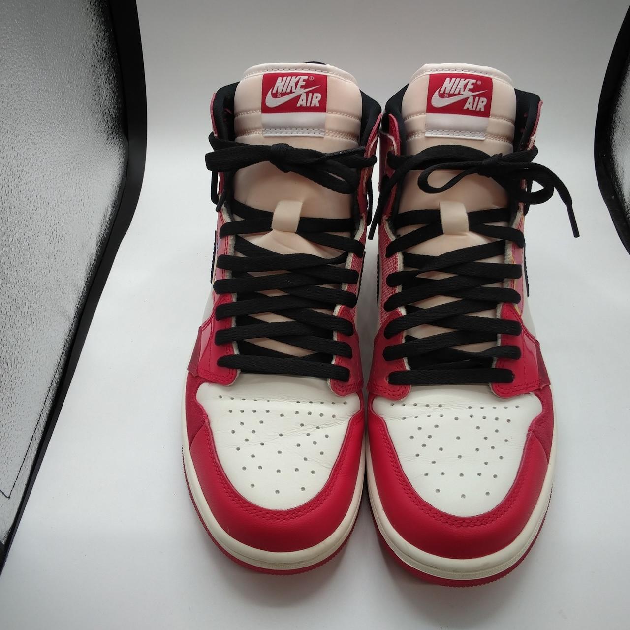 つま先汚れ有り