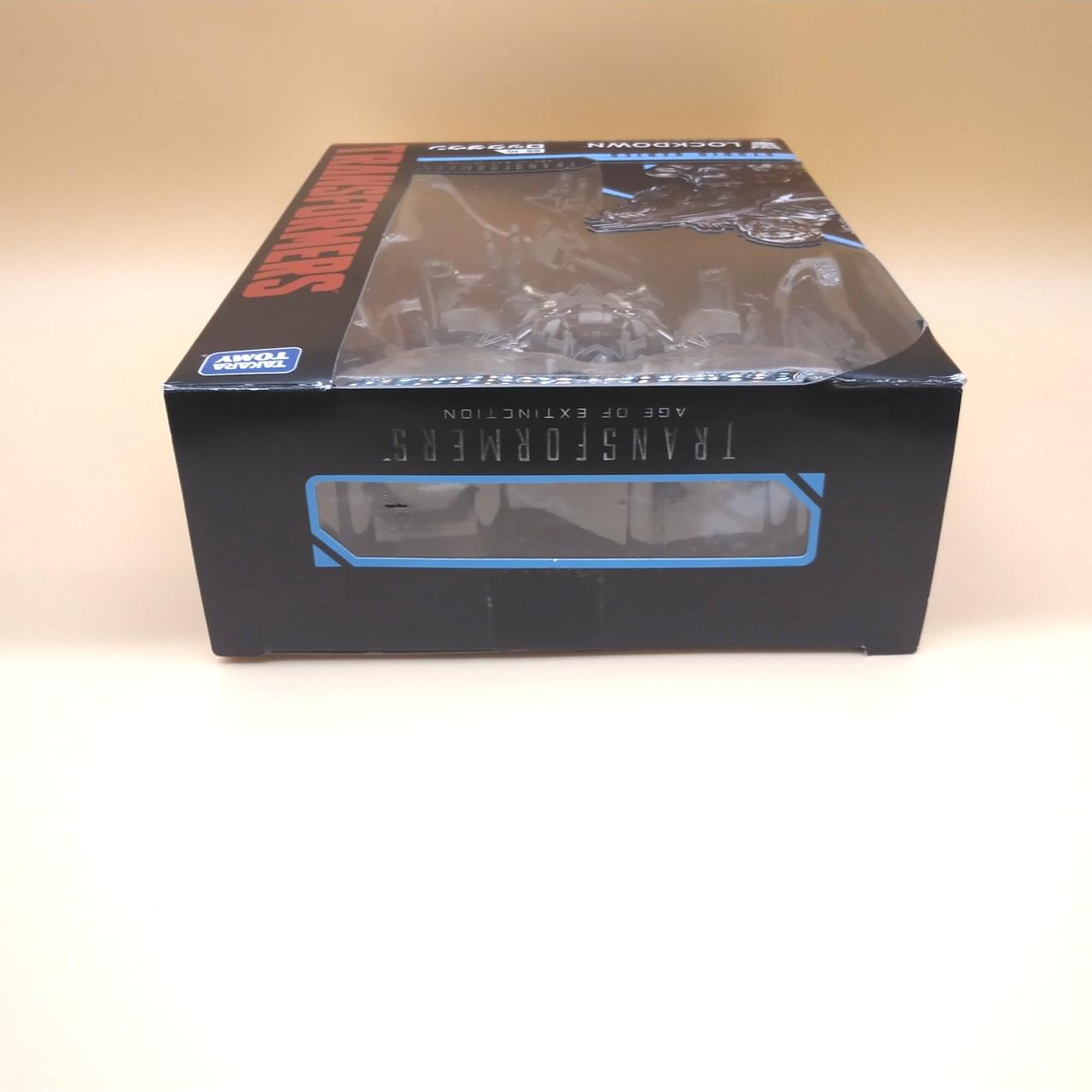 折り跡が目立ちます