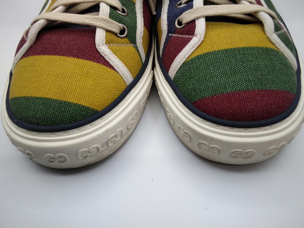 つま先汚れ有り