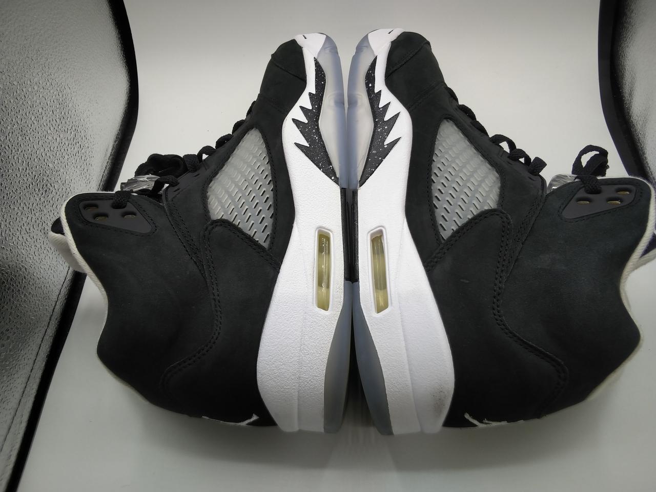 薄い汚れ有り。