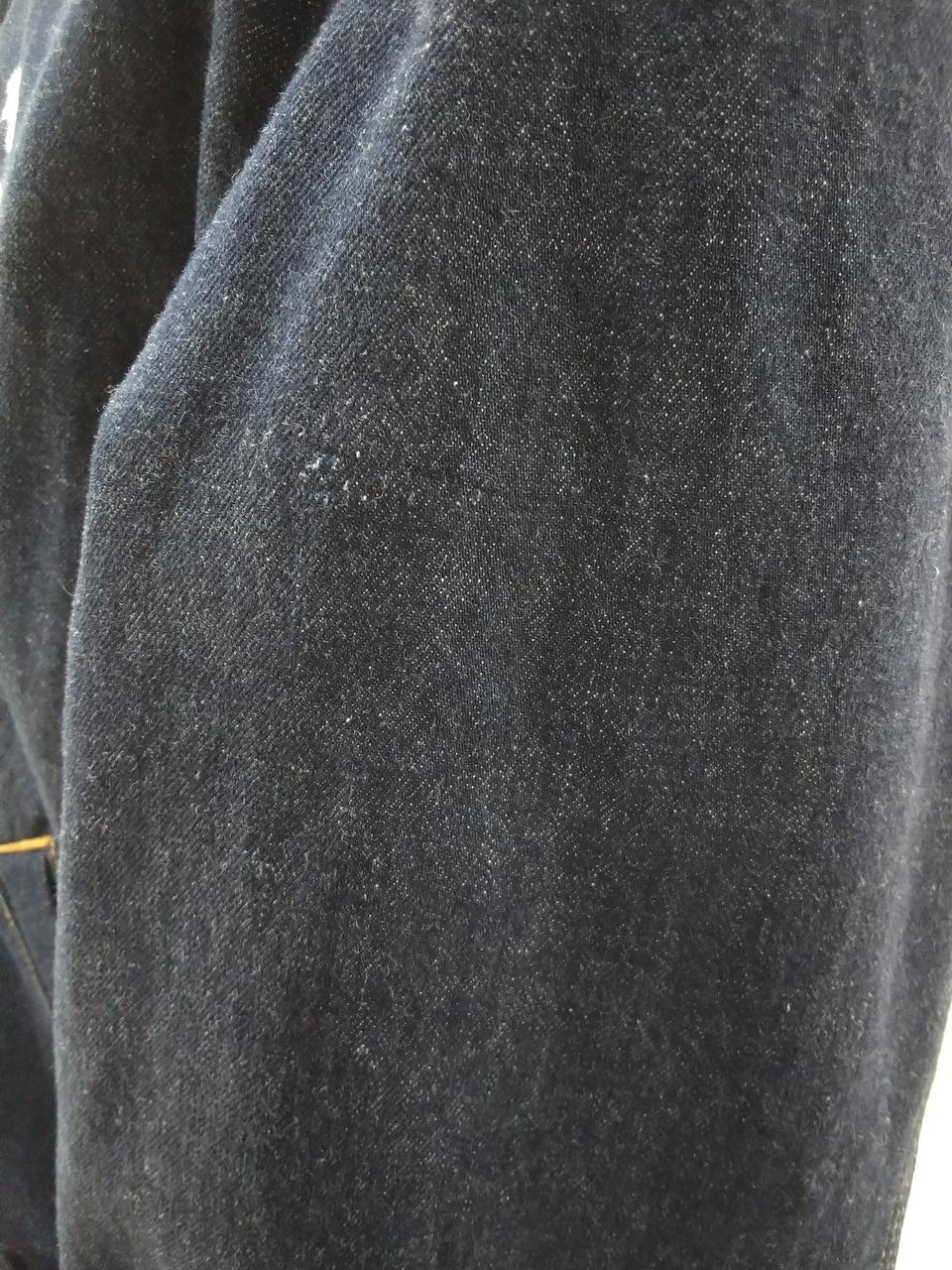 見えづらいですが、毛羽立ちあります